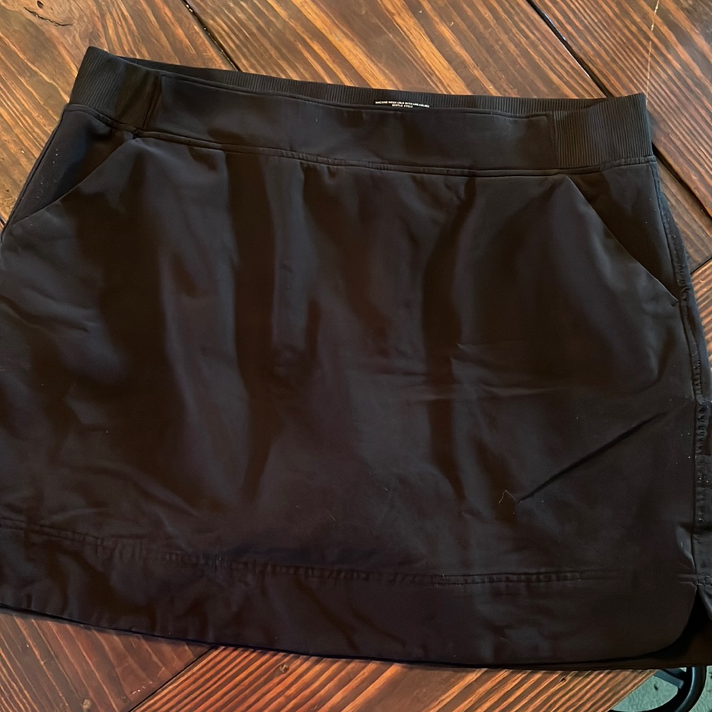 32* Skort